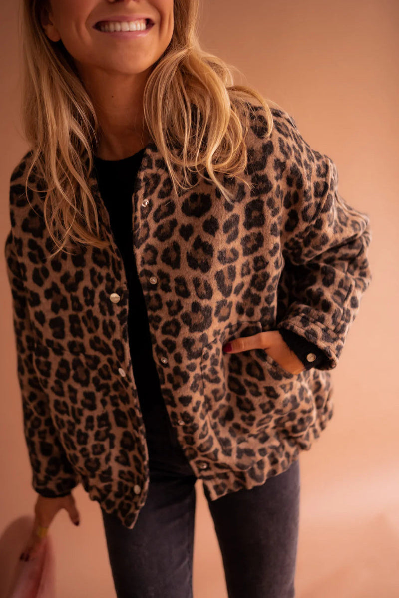 Leona – Boxy Leopard Bomber Jacket