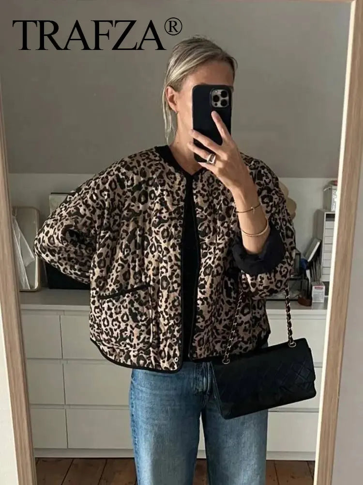 Selina – Chic Leopard Print Cotton Jacket