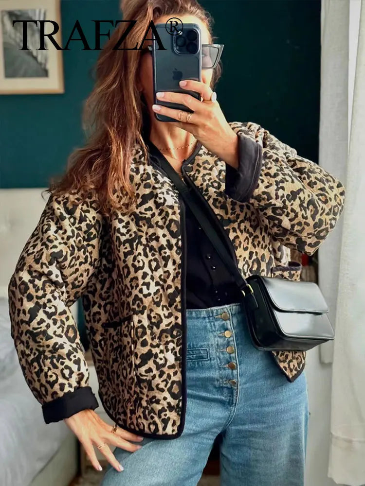 Selina – Chic Leopard Print Cotton Jacket
