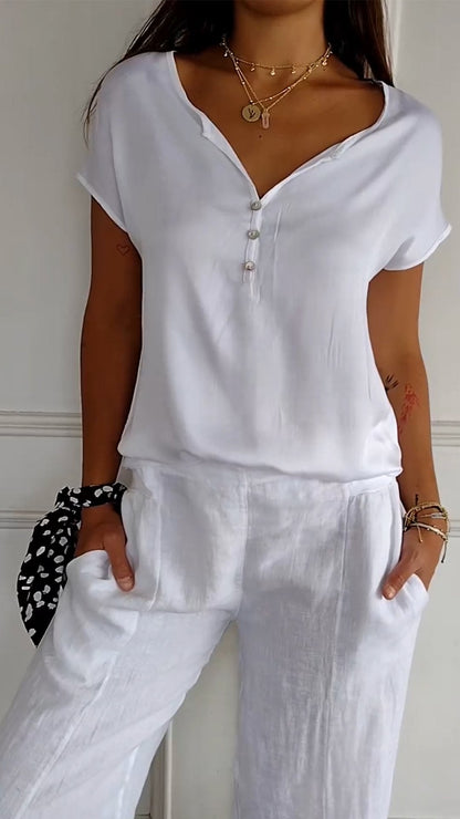 Marisa - V-Neck T-Shirt in Casual Elegance