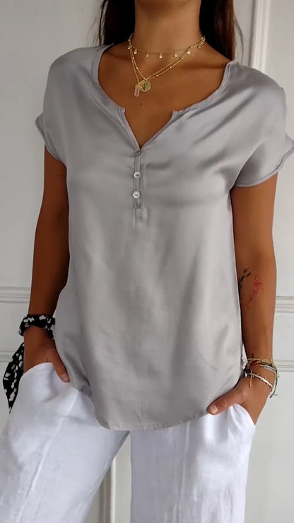 Marisa - V-Neck T-Shirt in Casual Elegance