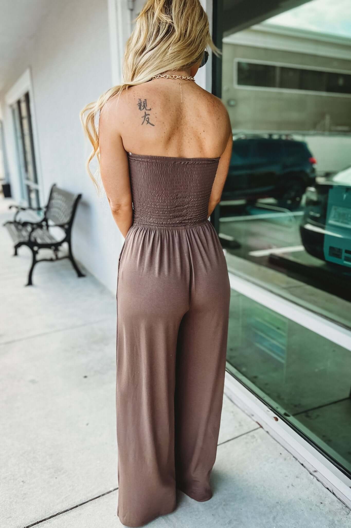 Lena - Trendy Off-Shoulder Jumpsuit